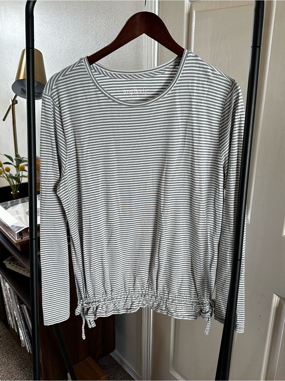 AnyBody Gray & White Striped Long Sleeve Tie-Hem Tee 🦋